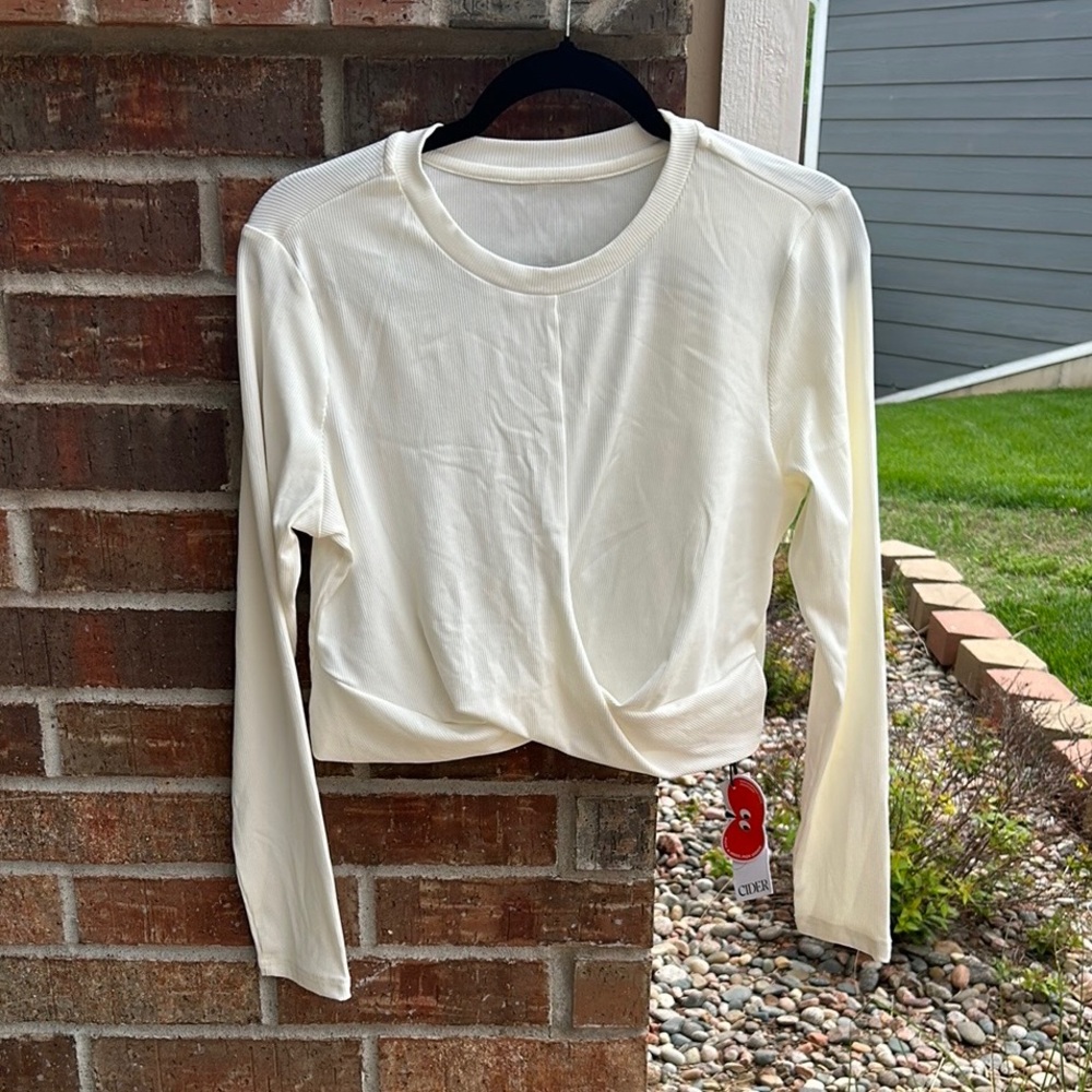 CIDER Ladies 1XL Elegant Cream Polyamide Blend Ribbed Long Sleeve Crop Top NWT